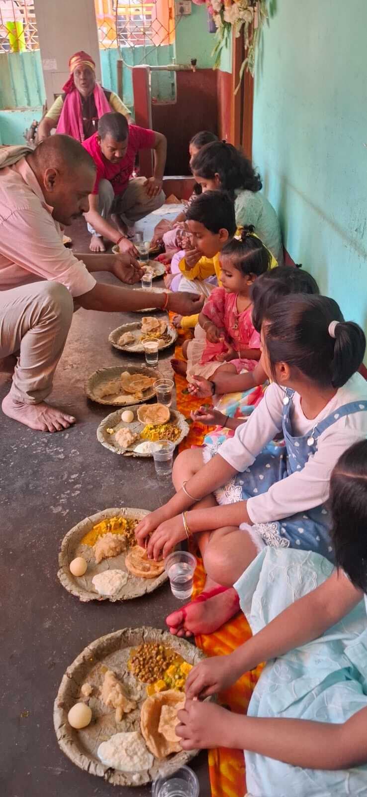 मां सिद्धिदात्री की पूजा को लेकर मंदिर में उमड़ी भीड़