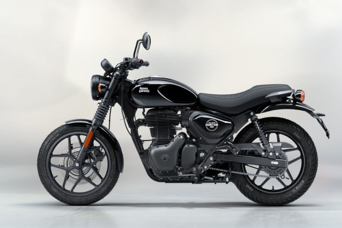 हंटर 350 बेस प्रीमियम