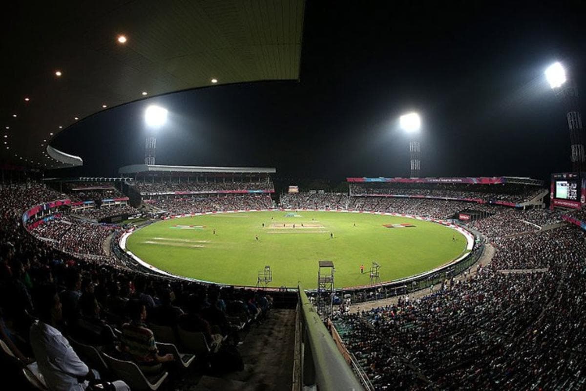 RCB vs CSK: चिन्नास्वामी में बल्लेबाजों का तूफान या ओस करेगी कमाल? जानें मौसम का हाल