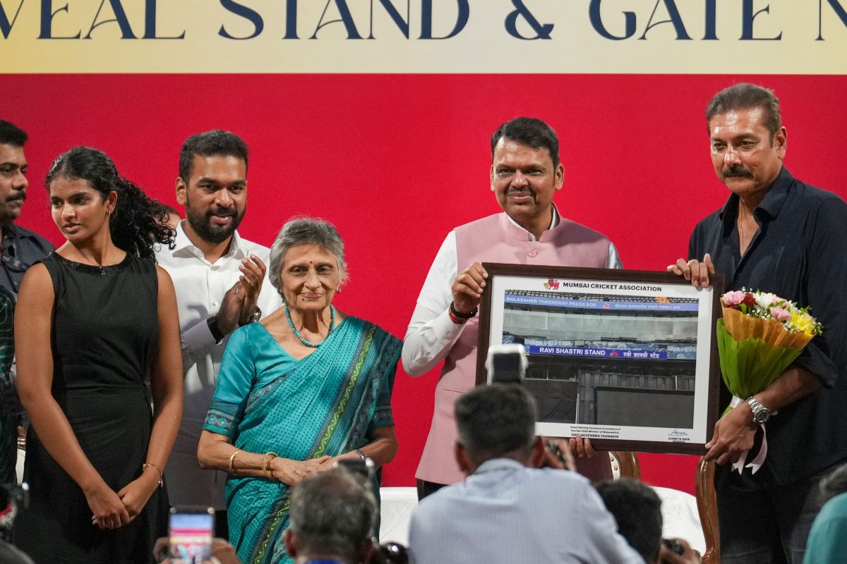 वानखेड़े स्टेडियम मे Ravi Shastri के नाम पर स्टैंड, MCA ने दिया बड़ा सम्मान