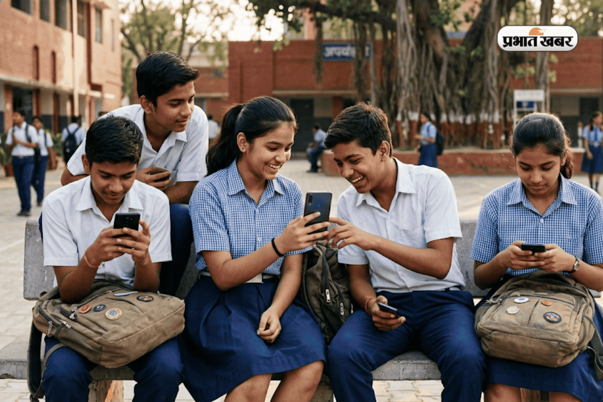 UP Board 10th Toppers Prize 2026