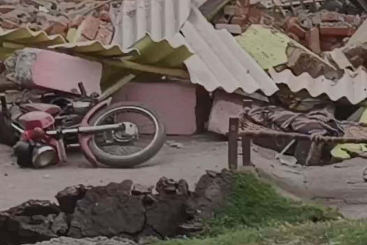 धनबाद के टंडाबाड़ी में फिर भू-धंसान, मची अफरा-तफरी, लोगों ने NH-32 किया जाम