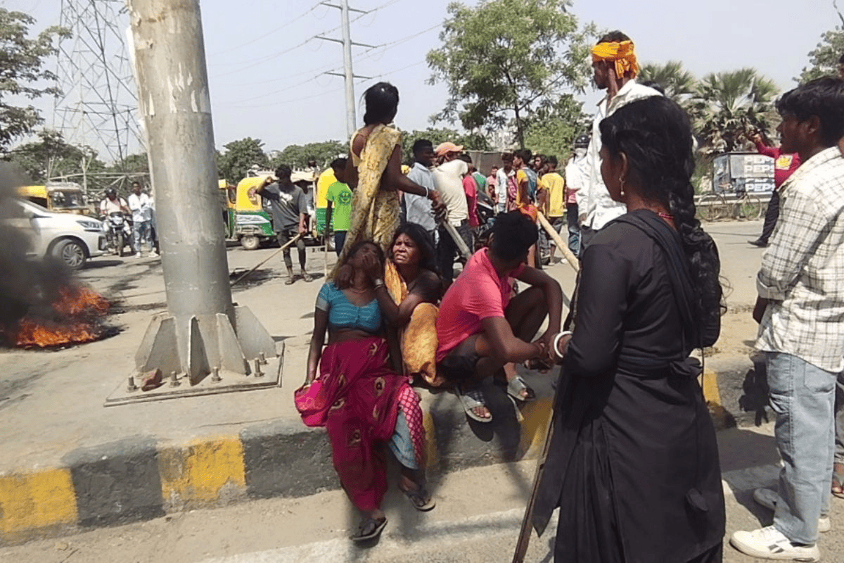 Patna News angry people blocked NH 139