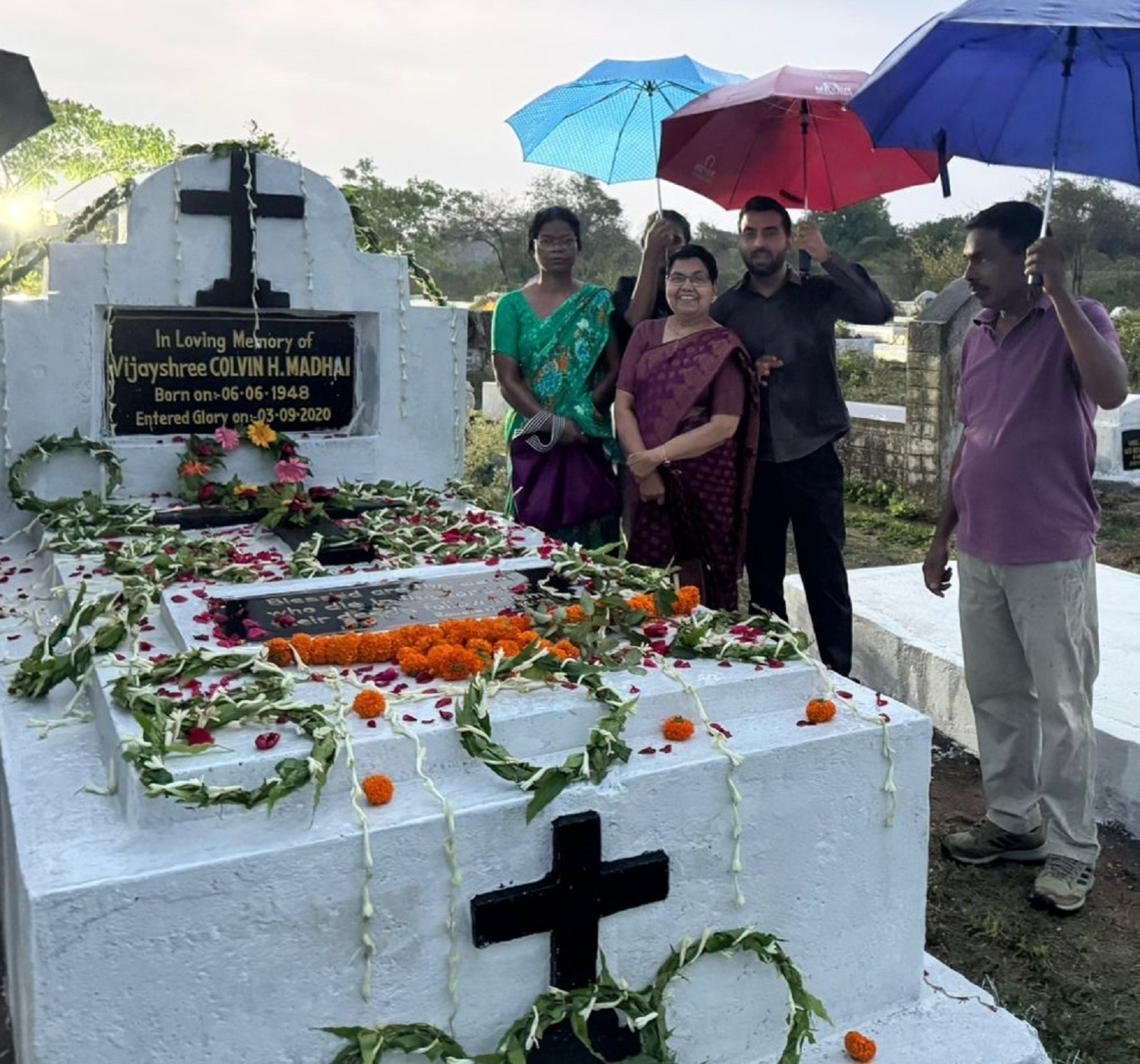Bokaro News : ईस्टर पर्व मना, लोगों ने किया पूर्वजों को याद