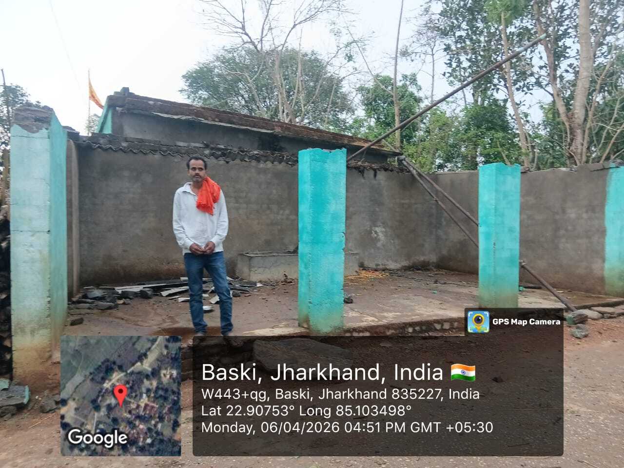 तूफान में उजड़ी किसान के घर की छत