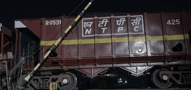 गझंडा रेलवे क्रॉसिंग पर गेटमैन की लापरवाही, रेल दुर्घटना टली