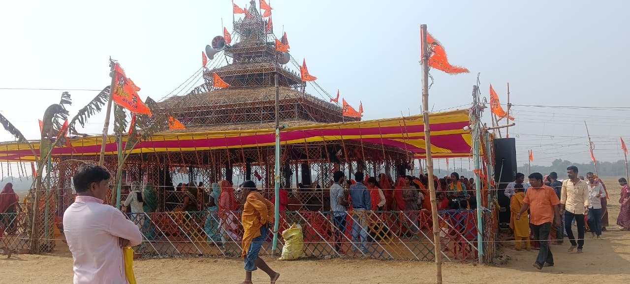 Lakhisarai. महारूद्र हनुमान महायज्ञ यज्ञ मंडप की परिक्रमा करने उमड़े श्रद्धालु