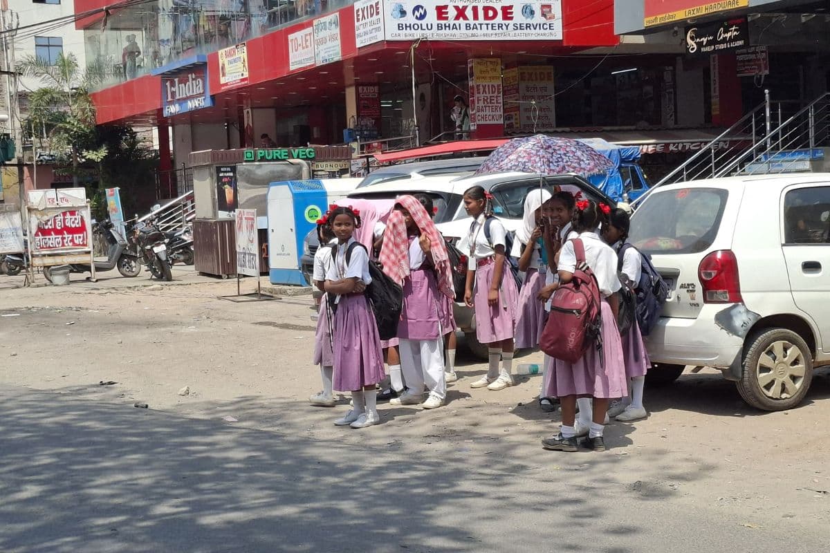 पलामू का तापमान 42 डिग्री सेल्सियस के पार, हीट वेव से लोग परेशान