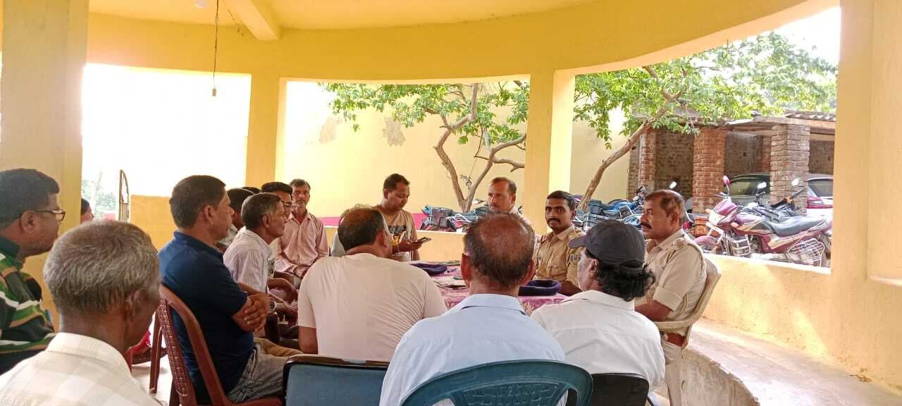 सोशल मीडिया पर आपत्तिजनक पोस्ट करने वालों पर होगी कार्रवाई : थाना प्रभारी सोशल मीडिया पर आपत्तिजनक पोस्ट करने वालों पर होगी कार्रवाई : थाना प्रभारी