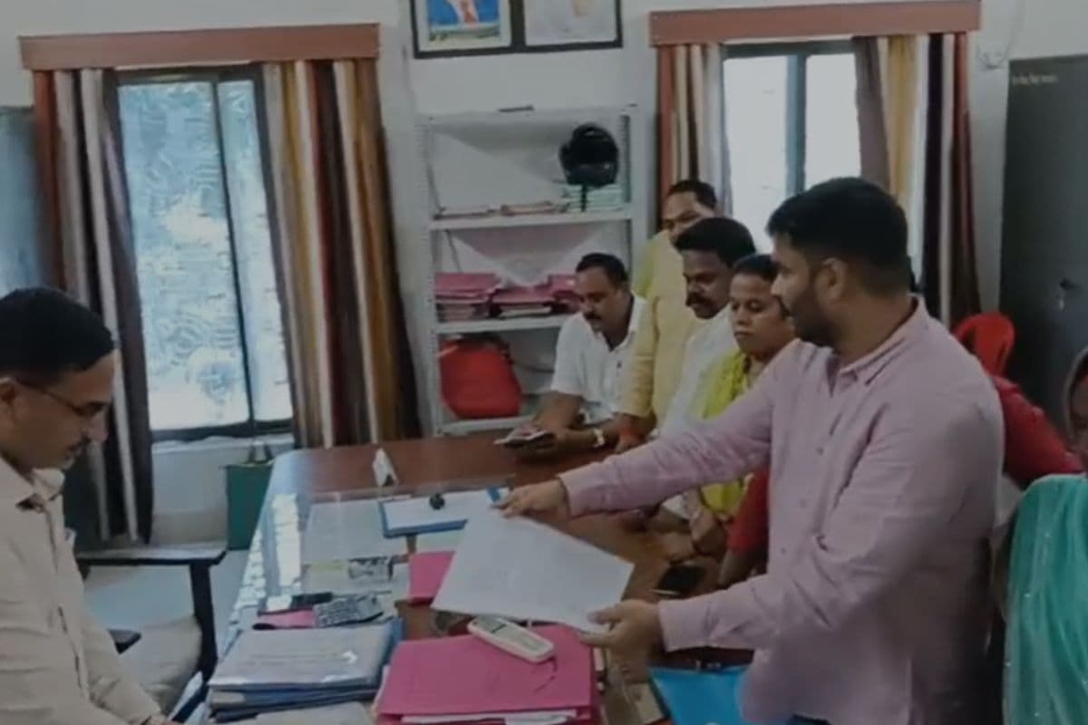 कैमूर में जिला परिषद अध्यक्ष के खिलाफ अविश्वास प्रस्ताव, सात सदस्यों ने विशेष बैठक बुलाने की रखी मांग