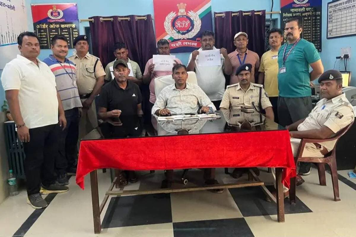 बरौनी जंक्शन पर बड़ी कार्रवाई, हरियाणा के तीन संदिग्ध गिरफ्तार, चाकू-नकदी बरामद