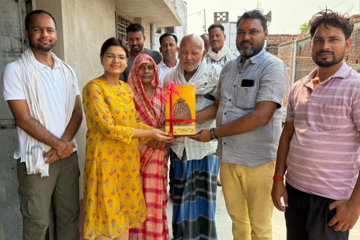 औरंगाबाद की बेटी निधि पांडेय ने पहले ही प्रयास में पास की 70वीं BPSC, बनीं RDO, गांव में हुआ भव्य स्वागत