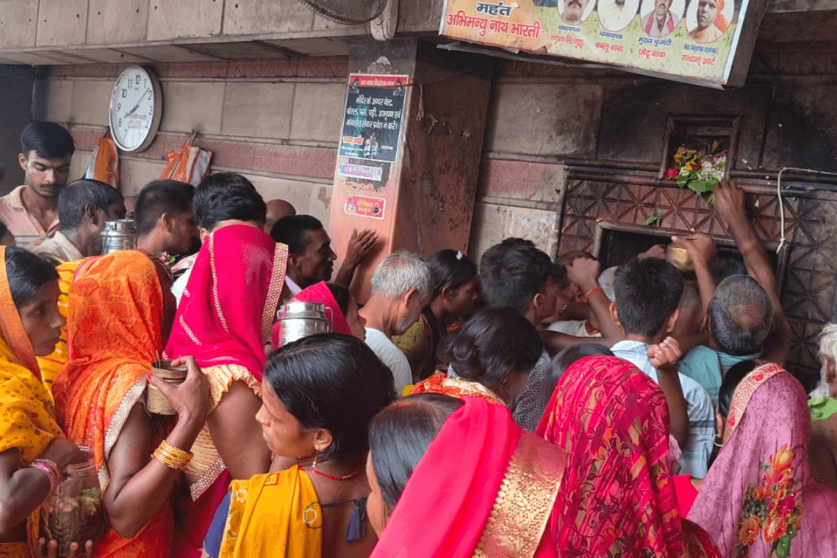 ज्येष्ठ पूर्णिमा पर बाबा सिद्धनाथ धाम में गूंजे हर-हर महादेव के जयकारे, 20 हजार से अधिक श्रद्धालुओं ने किया जलाभिषेक