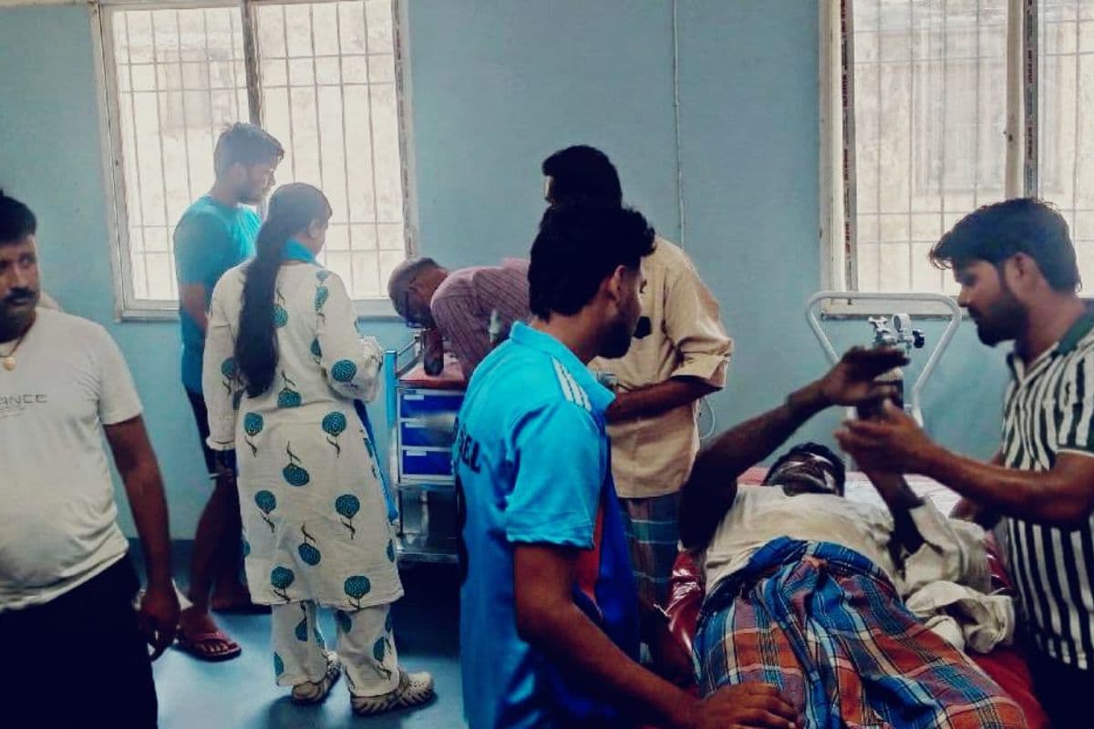 चौसा-बक्सर मार्ग पर दो बाइकों की आमने-सामने टक्कर, 2 लोग गंभीर