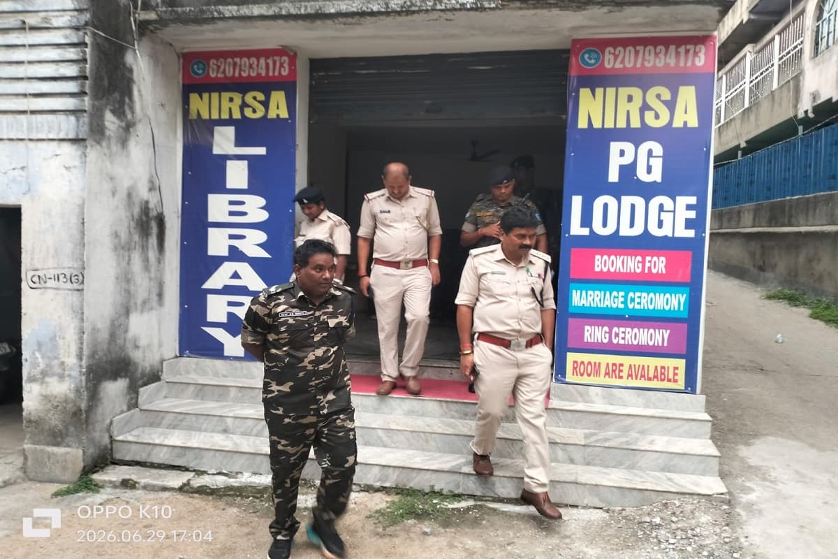 धनबाद के पीजी लॉज में कथित देह व्यापार का धंधा, पुलिस पहुंचने से पहले युवक-युवती मौके से फरार