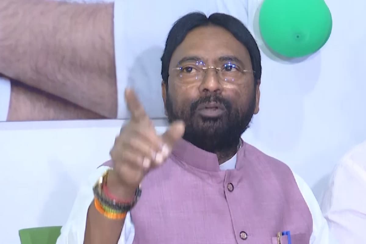 झारखंड में राजनीतिक भूचाल! आरजेडी विधायक सुरेश पासवान ने कांग्रेस प्रभारी के. राजू को बताया ‘सबसे बड़ा गद्दार’