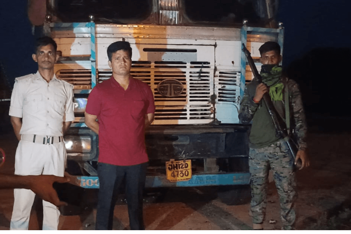 नवादा में खनन विभाग ने गिट्टी लदे 5 ओवरलोडेड ट्रक-हाइवा किया जब्त; लगाया 51.61 लाख का जुर्माना