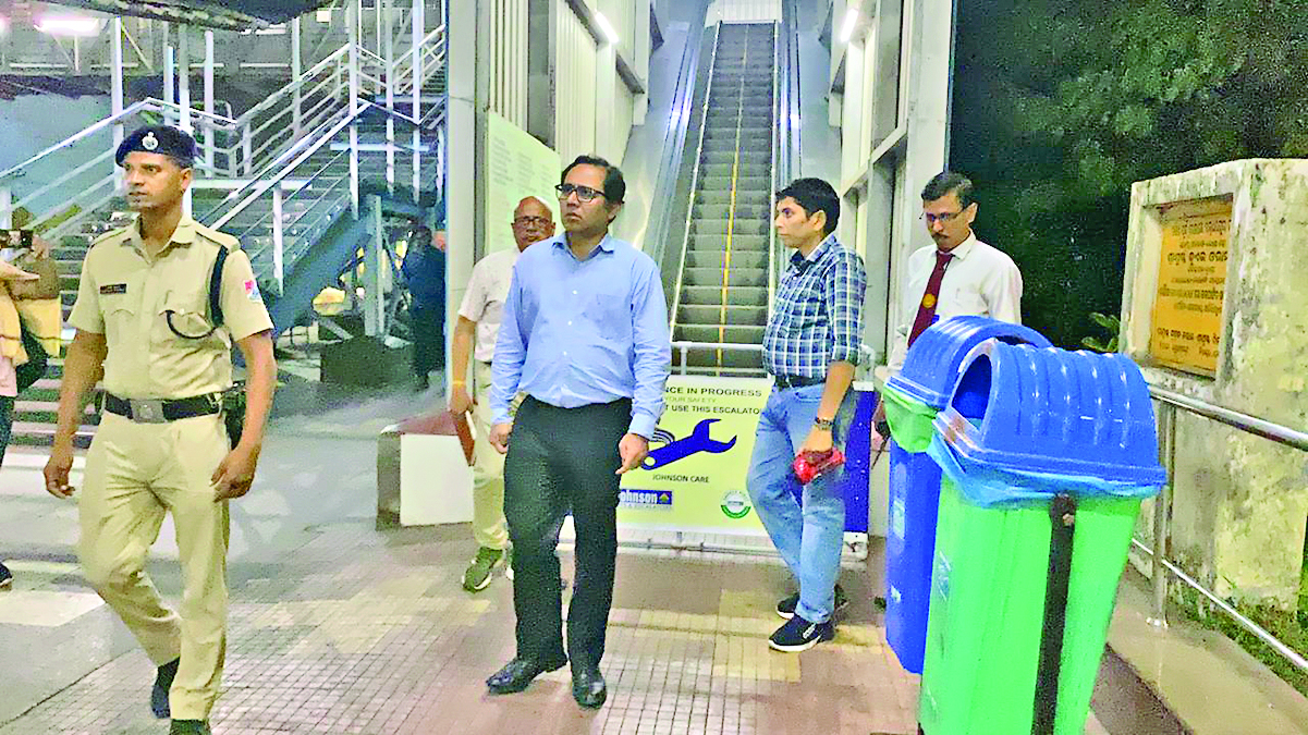 Rourkela News: यात्रियों की समस्याएं सुनें व समाधान करें रेल अधिकारी : डीआरएम