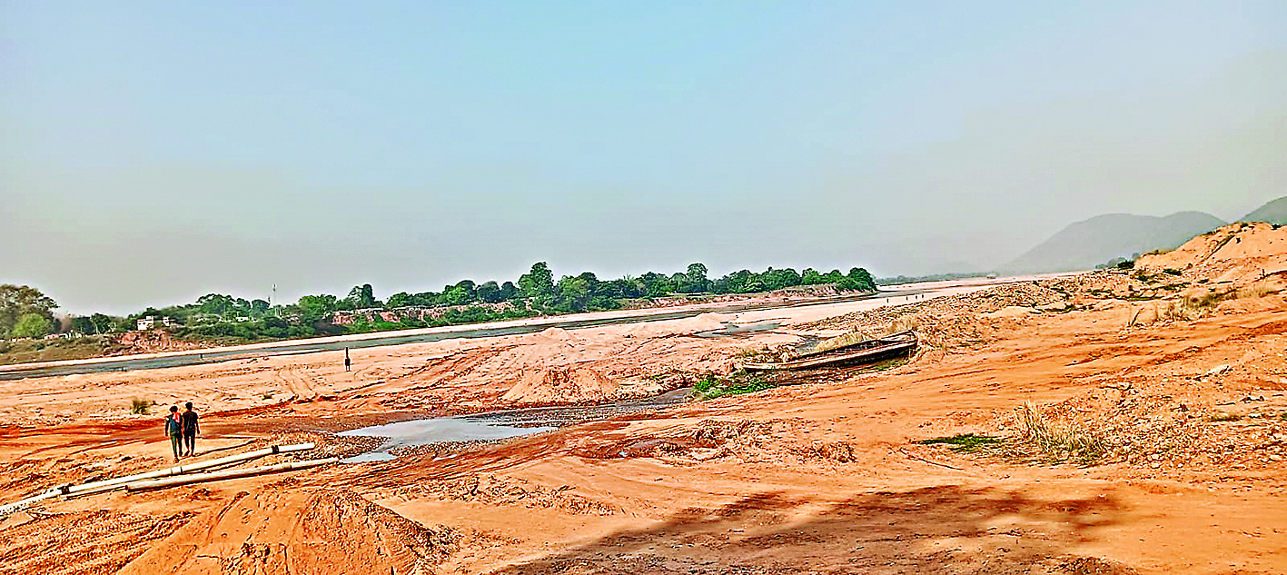 Rourkela News: अवैध बालू खनन से कोयल नदी पर मंडरा रहा अस्तित्व का संकट