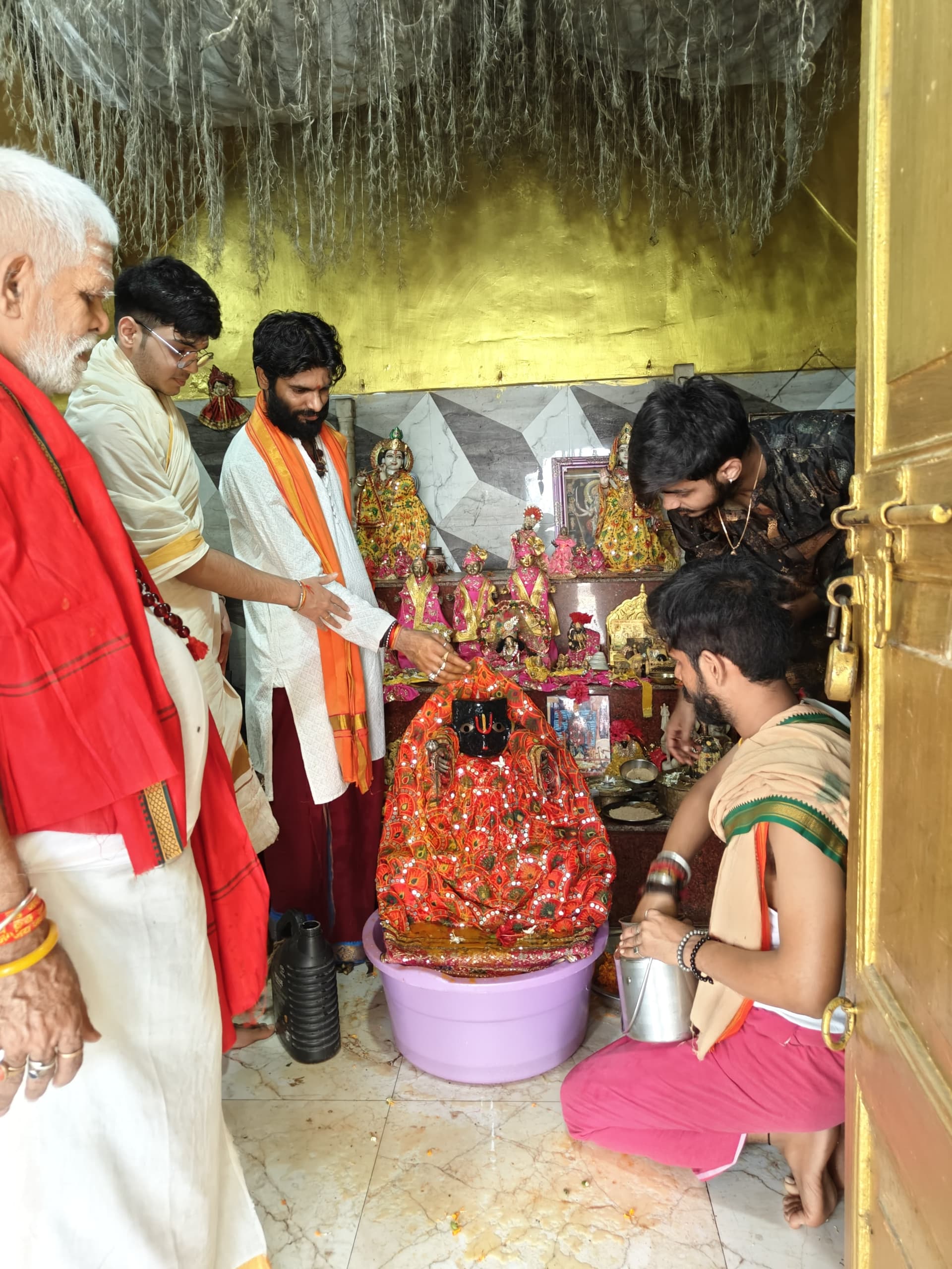 ज्येष्ठ पूर्णिमा पर पारंपरिक तरीके से हुई भगवान जगन्नाथ की स्नान यात्रा