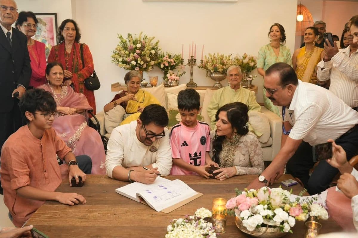 Aamir Khan Wedding First Photo: आमिर खान-गौरी स्प्रैट की शादी की पहली तस्वीर आई सामने, दोनों एक्स वाइफ और बच्चे भी हुए शामिल