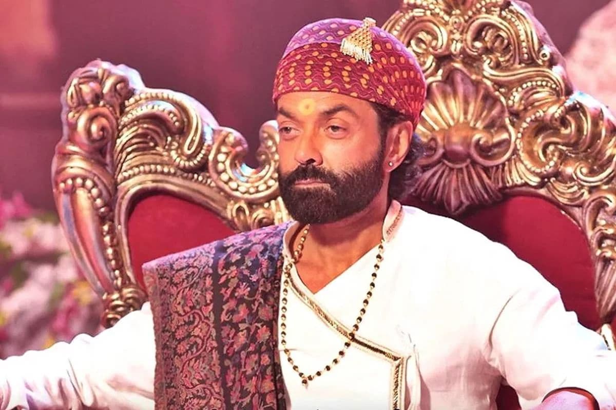Aashram Season 4 Update: फिर खुलेगा बदनाम आश्रम का दरवाजा, नई करतूतों के साथ लौट रहे बॉबी देओल, इस महीने से शुरू होगी शूटिंग