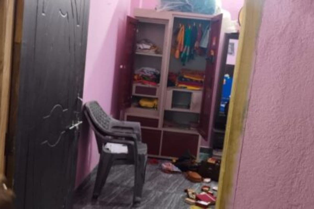 गया जी में दो बंद मकानों का ताला तोड़कर लाखों की चोरी, पोते के इलाज के लिए पटना गया था परिवार