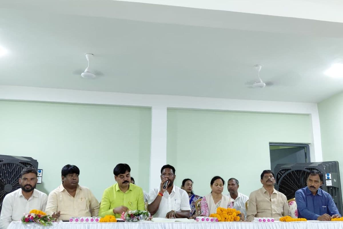सरायकेला में JMM की बैठक: संगठन विस्तार और SIR को लेकर कार्यकर्ताओं को दिया गया टास्क