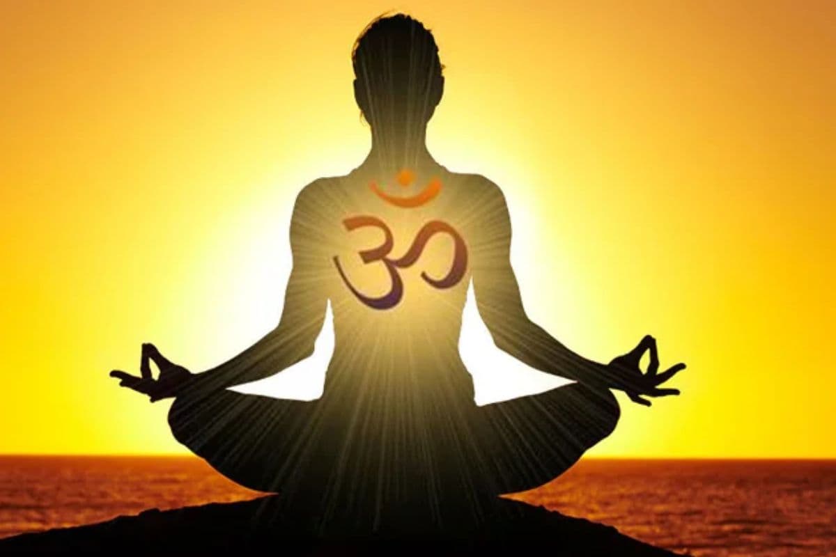 मंत्रोच्चार क्यों किया जाता है? जानिए मंत्र जाप का वैज्ञानिक, आध्यात्मिक और वैदिक रहस्य
