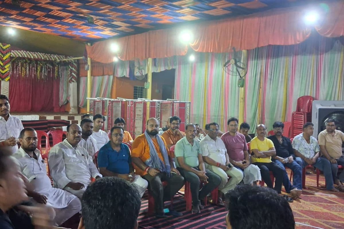 दिल्ली, मुंबई और कोलकाता के लिए ट्रेन की मांग, हथुआ जंक्शन पर ट्रेनों के ठहराव के लिए अनिश्चितकालीन धरना का ऐलान