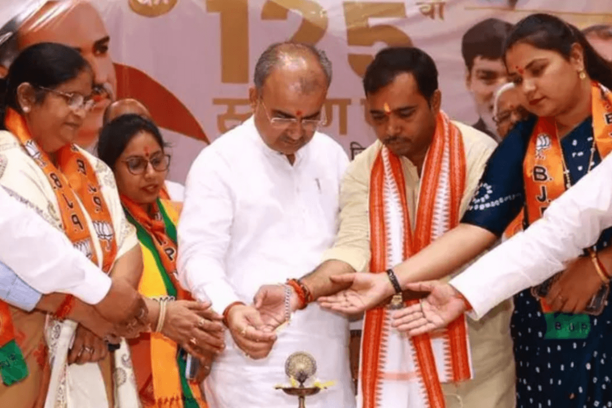 पटना: श्यामा प्रसाद मुखर्जी की जयंती पर भाजपा का कार्यकर्ता सम्मेलन, पूर्व मंत्री मंगल पांडे ने किया माल्यार्पण