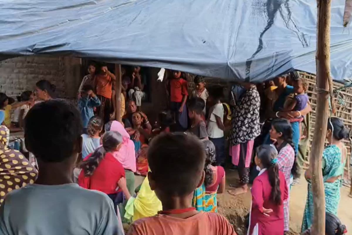 डुमरिया के छकरबंधा गांव में जर्जर बिजली व्यवस्था ने ली एक और जान, 40 वर्षीय संतोष पासवान की मौत