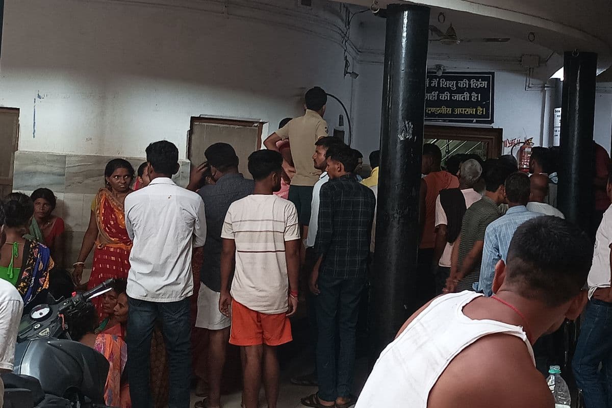 गया जी के निजी क्लीनिक में इलाज के दौरान महिला की मौत, परिजन आक्रोशित, मौके पर पहुंची पुलिस