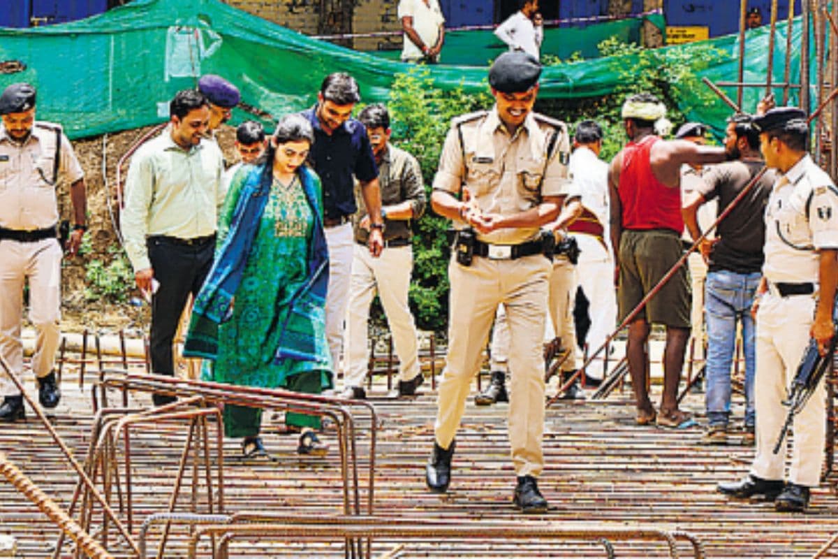 अरवल डीएम का सख्त निर्देश: भवन निर्माण कार्य में किसी भी लापरवाही पर नहीं होगी बर्दाश्त