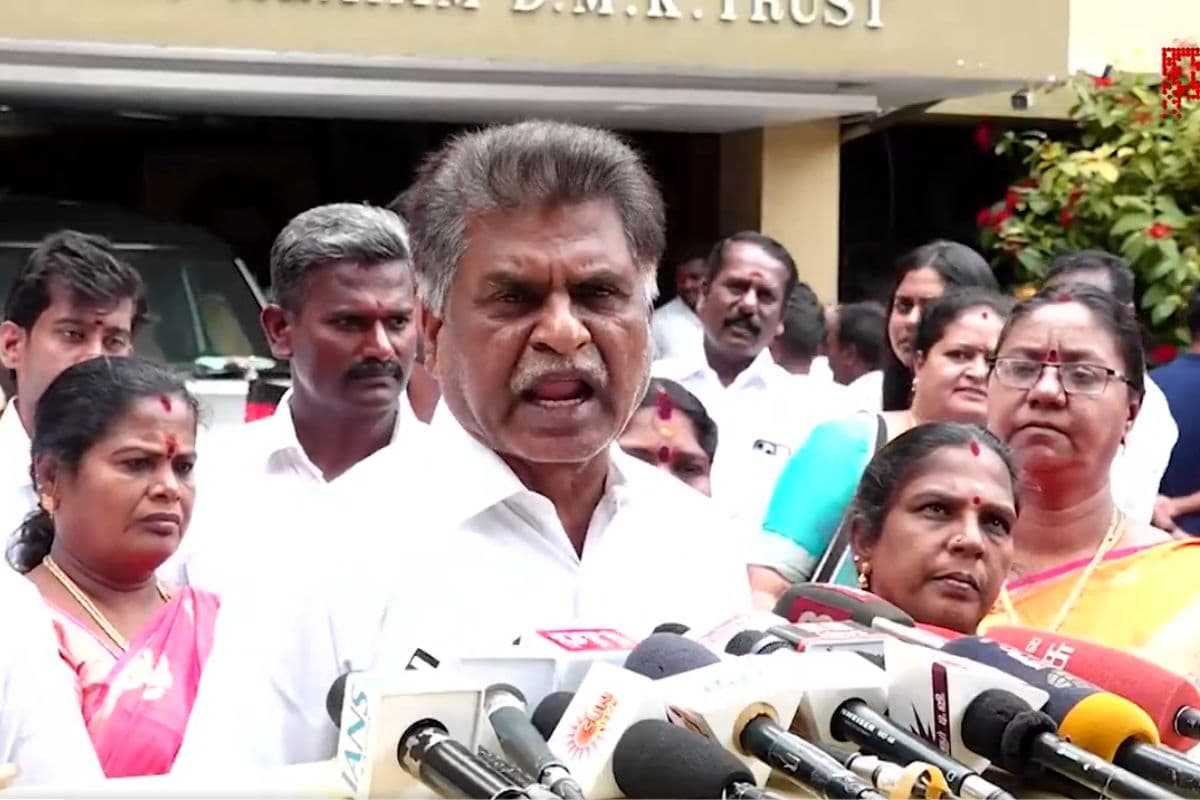 TVK पर KMDK का हमला, बोले- AIADMK विधायकों को तोड़ने में जुटे विजय