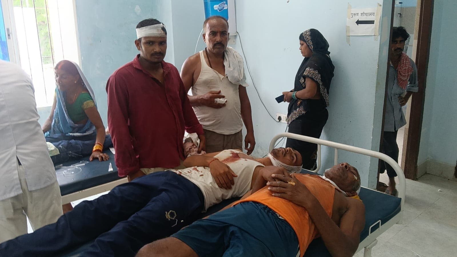 ट्रैक्टर की टक्कर के बाद विवाद,तलवार-फरसे से हमला किया, एक ही परिवार के पांच घायल