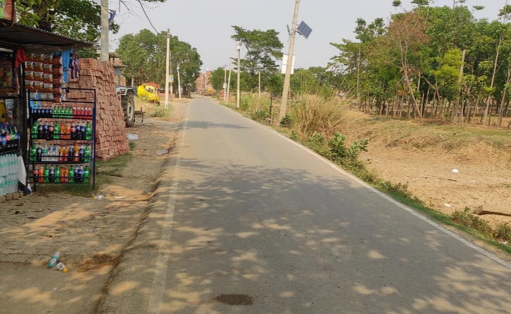 बक्सर के डुमरांव में 37°C तापमान लेकिन 42°C जैसा एहसास; बारिश नहीं होने से हालत बेहाल, रात 12 बजे के बाद मिलती है चैन की सांस