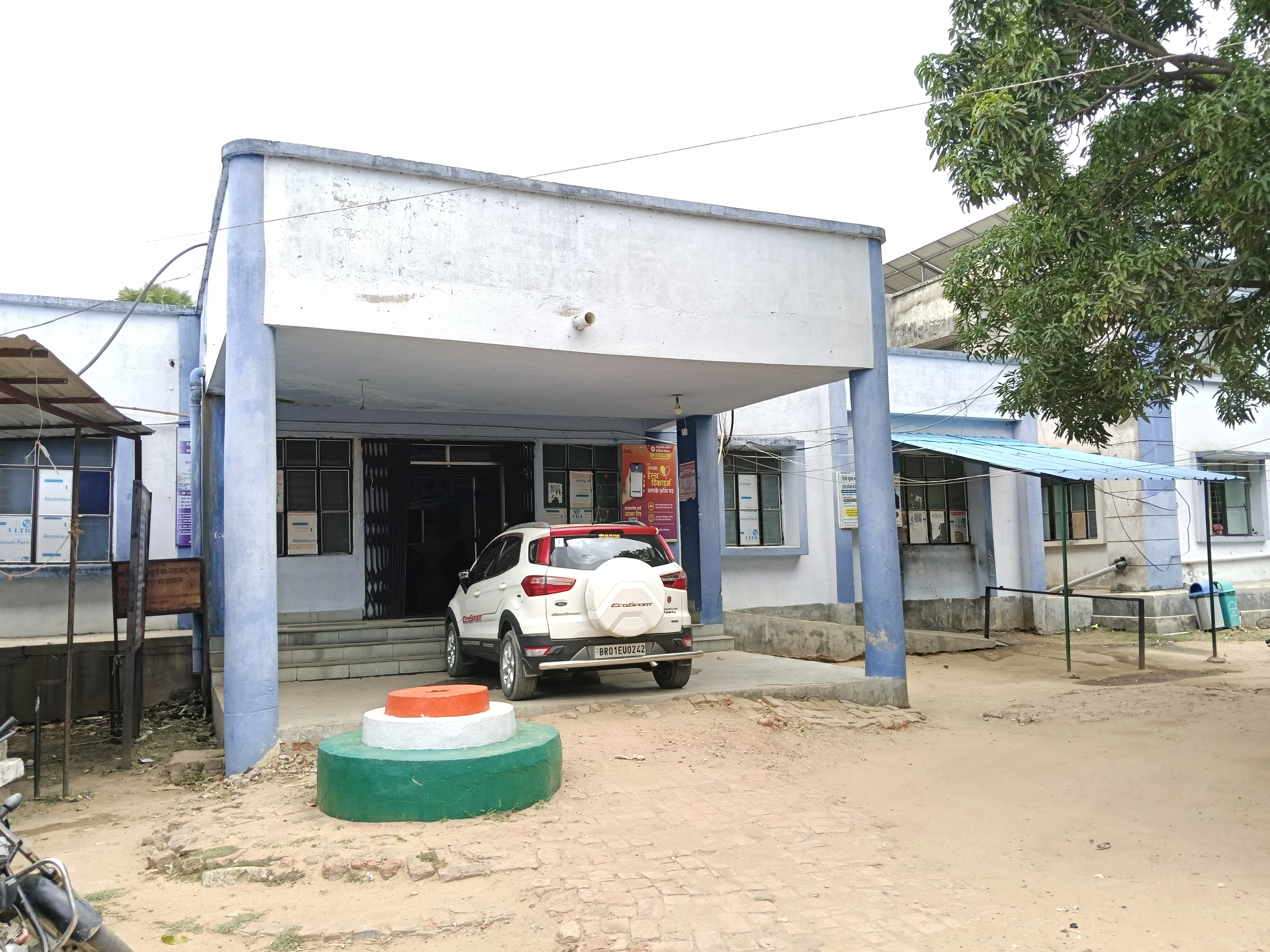 भोजपुर जिले के सहार सामुदायिक स्वास्थ्य केंद्र में डॉक्टरों की भारी कमी, मरीजों को नहीं मिल रहा समुचित इलाज