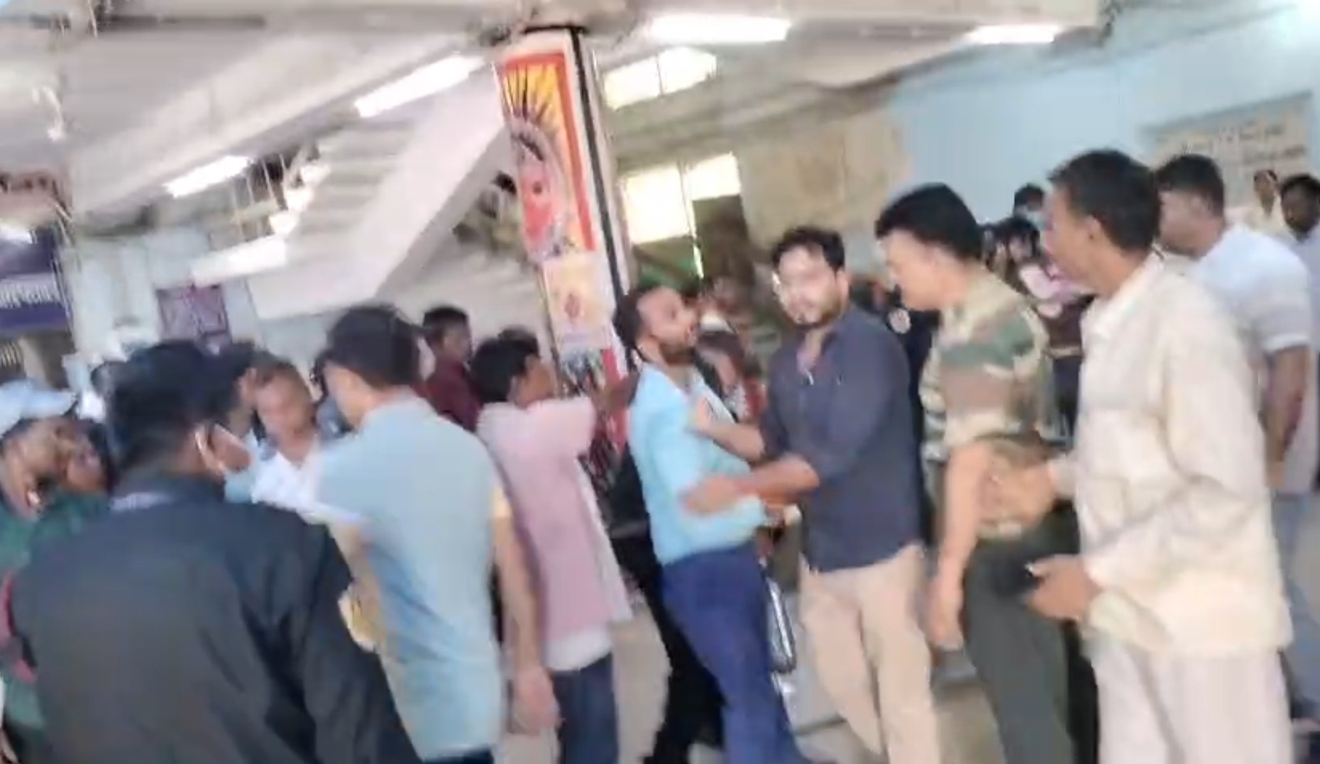मगध मेडिकल हॉस्पिटल के NICU में वीडियो बनाने को लेकर हंगामा, डॉक्टरों और युवक के बीच हुई बहस