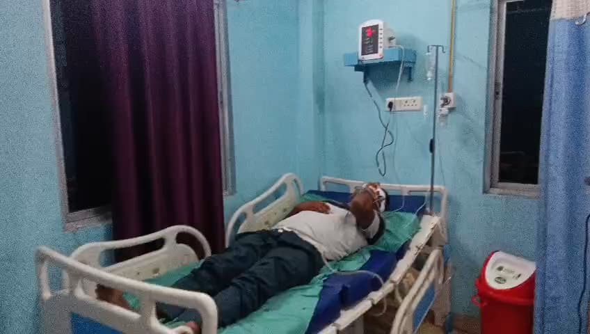 लेन-देन के विवाद में वार्ड सदस्य पर चाकू से जानलेवा हमला, गंभीर हालत में हायर सेंटर रेफर