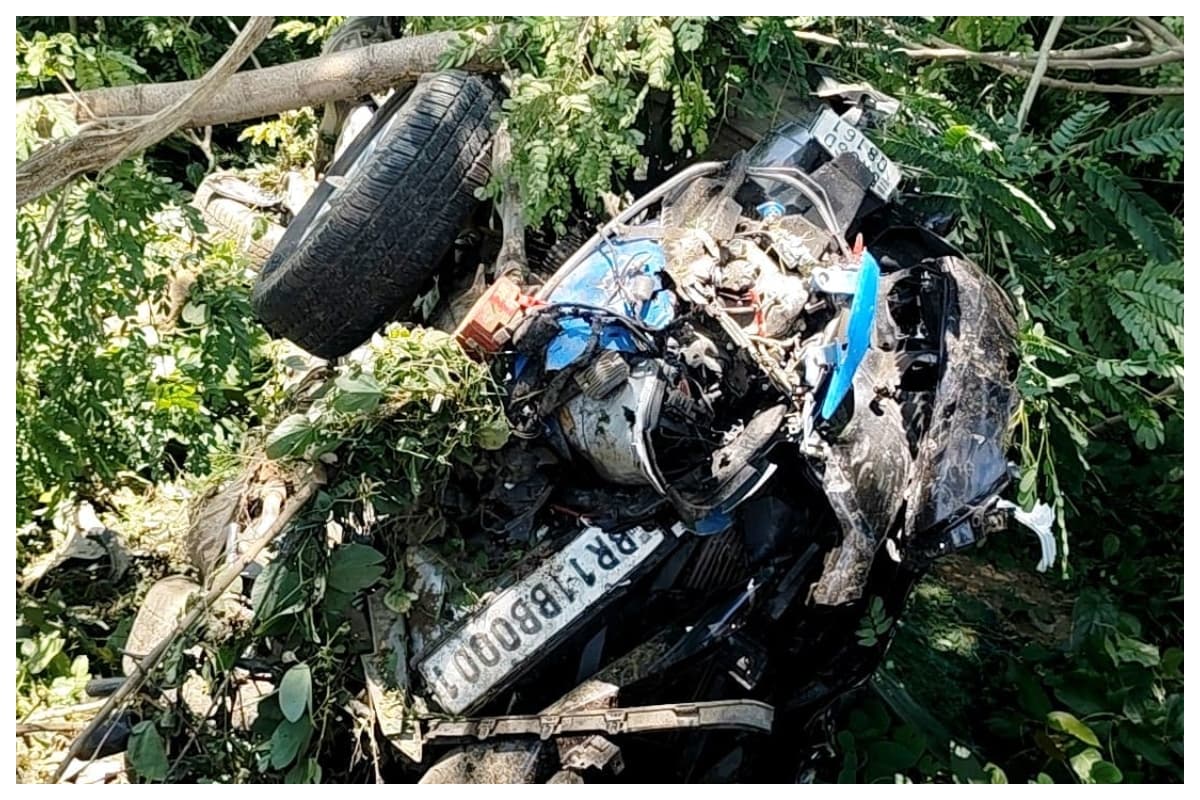 भीषण सड़क हादसा: तेज रफ्तार फॉर्च्यूनर ने स्कूटी को मारी टक्कर, बैंक कर्मी दो युवतियों की दर्दनाक मौत
