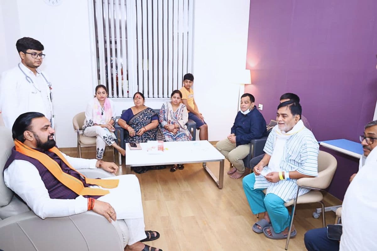 अस्पताल पहुंचे सीएम सम्राट चौधरी, मंत्री रामकृपाल यादव का जाना हालचाल, डॉक्टरों से ली हेल्थ की जानकारी