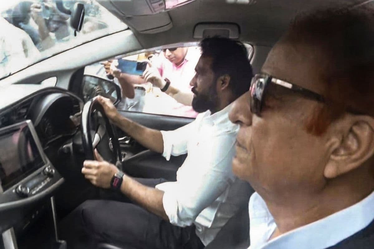 ‘पत्ता-पत्ता, बूटा-बूटा हाल हमारा जाने…’, रिहाई के बाद BSP में जाने की अटकलों पर आजम खान ने दिया जवाब