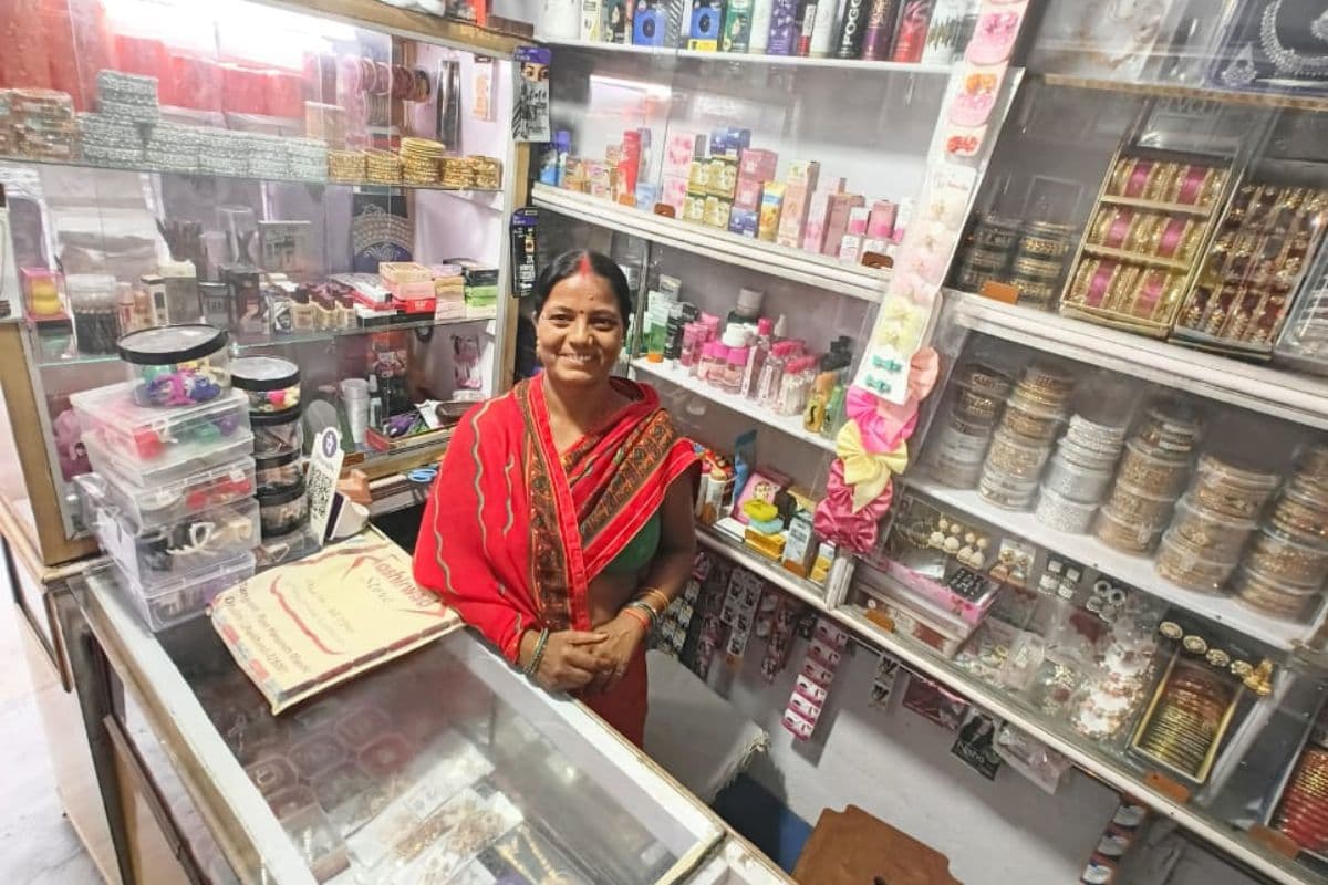 Success Story: रसोई से सीधे बिजनेस की दुनिया में, बोकारो की बबीता आज कमा रही है लाखों, जानिए कैसे पलटी किस्मत