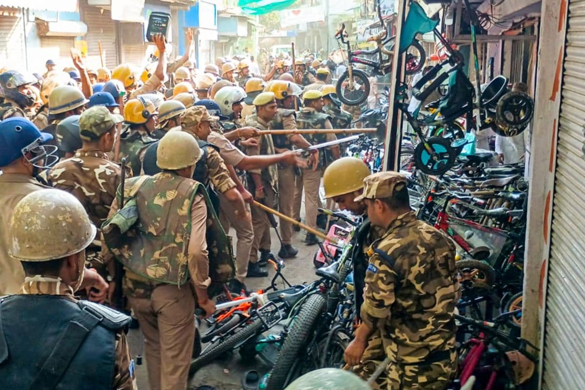 Bareilly Protest: बरेली में बवाल, नमाज के बाद जोरदार विरोध प्रदर्शन, पुलिस ने किया लाठीचार्ज