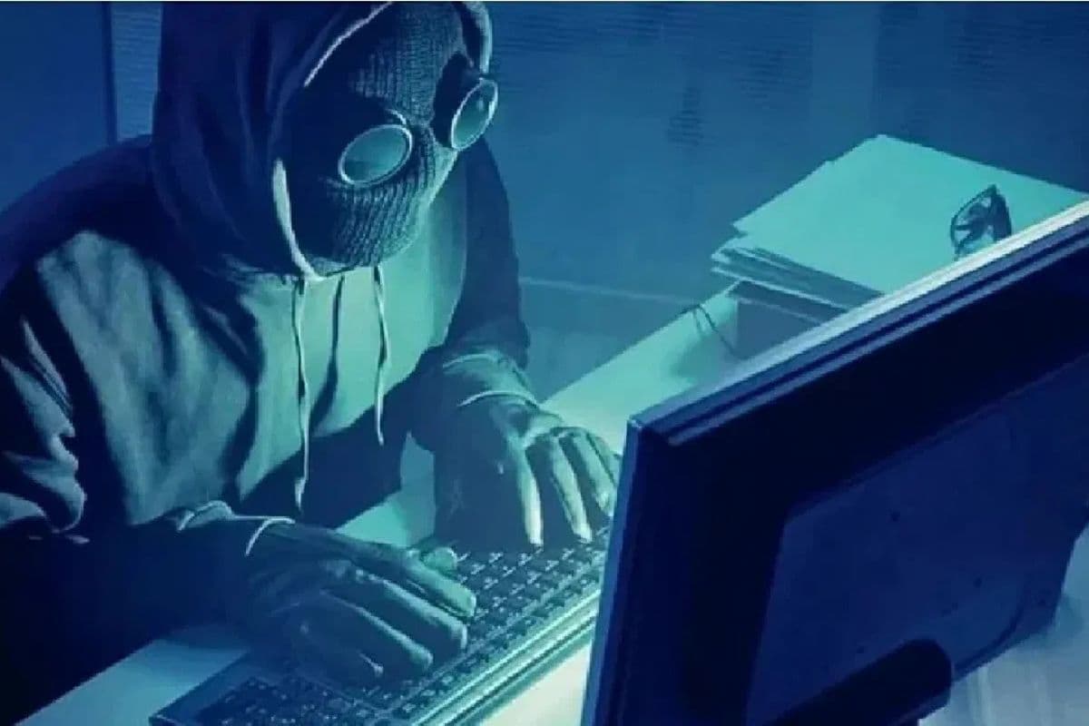Cyber Fraud: फर्जी ट्रेडिंग ऐप के जरिए 44 लाख रुपये की ठगी, देवघर से धराया युवक