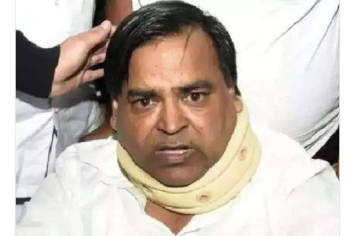 UP News: सपा नेता और पूर्व मंत्री गायत्री प्रजापति पर जेल में हमला, सिर में आई गंभीर चोट