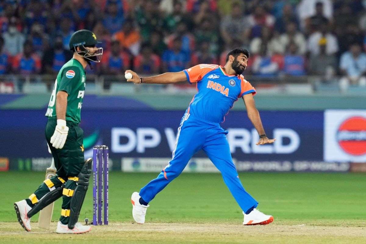 IND vs PAK, Asia Cup 2025 Final: बुमराह को लाइव मैच में आया गुस्सा, इस पाकिस्तानी खिलाड़ी  से भिड़े, मचा बवाल