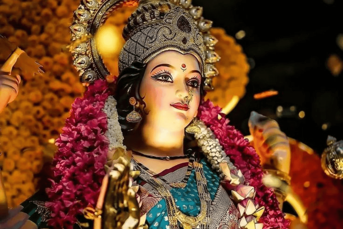 Navratri 2025: नवरात्रि में ये 6 काम करने से बचें, वरना रूठ सकती हैं दुर्गा मां