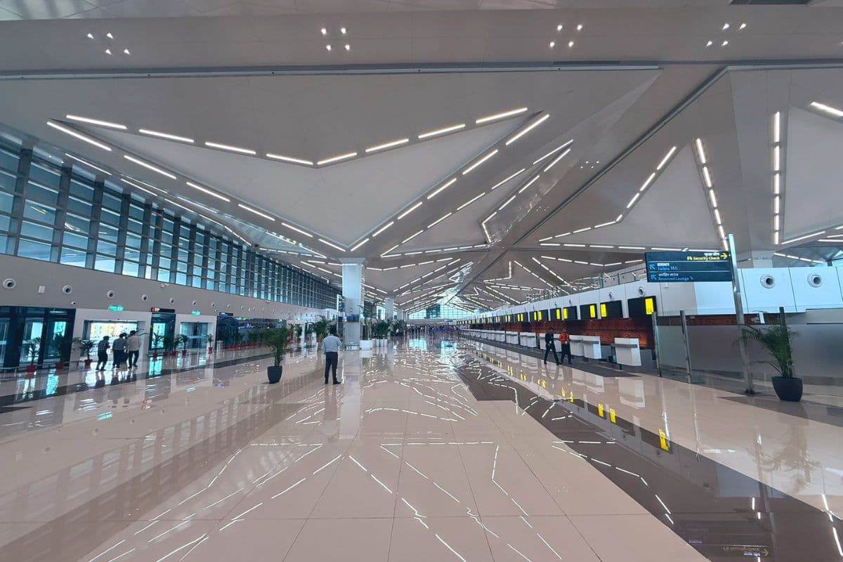 Patna Airport: पटना एयरपोर्ट पर खुलेगा मिनी मॉल, छठ पूजा से पहले यात्रियों को मिलेंगी नई सुविधाएं